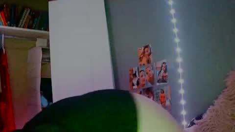 lunar_nightstar online show from 12/03/25, 05:04