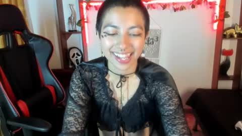 Snapshot of lunarichy chatting on 10/28/25, 09:39 lunarichy online show from 10/28/25, 09:39