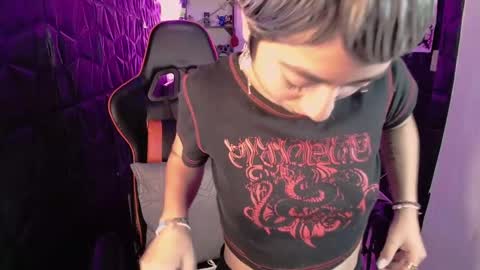 Snapshot of lunarichy chatting on 02/16/26, 10:17 lunarichy online show from 02/16/26, 10:17