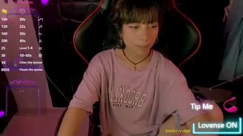 Snapshot of lunarichy chatting on 07/01/26, 10:09 lunarichy online show from 07/01/26, 10:09