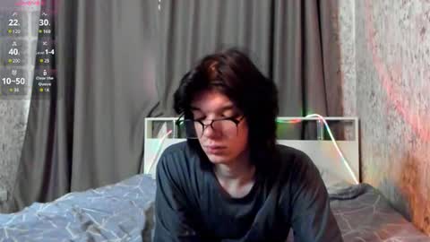 Snapshot of lunaroffset chatting on 07/22/26, 05:21 Matthew online show from 07/22/26, 05:21