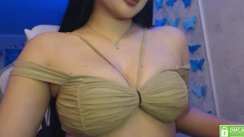 Snapshot of lunarose77 chatting on 03/01/25, 11:37 Luna online show from 03/01/25, 11:37
