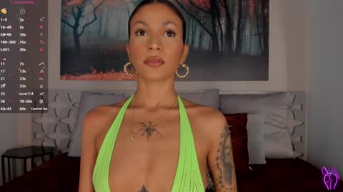 Luna Ruso  online show from 01/25/25, 08:10