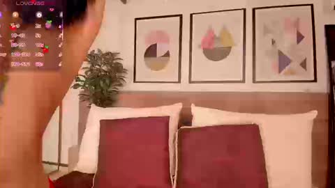 Luna Ruso  online show from 01/09/26, 08:21