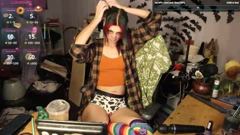 ..LunaSparkles. online show from 12/14/25, 06:52