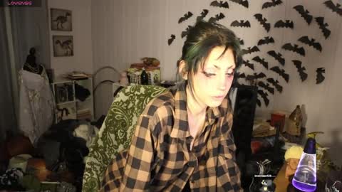 Snapshot of lunasparkles chatting on 04/11/26, 05:01 ..LunaSparkles. online show from 04/11/26, 05:01