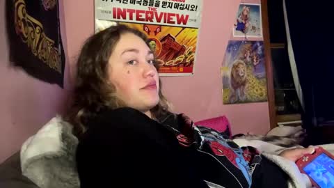 Snapshot of lunastarzbby chatting on 02/08/25, 07:48 Kohai online show from 02/08/25, 07:48