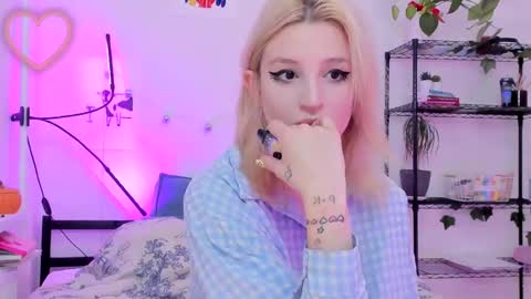 Snapshot of lunatale chatting on 03/01/25, 03:10 Kate online show from 03/01/25, 03:10