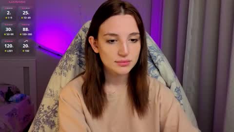 Snapshot of lunatale chatting on 10/21/25, 11:27 Kate online show from 10/21/25, 11:27