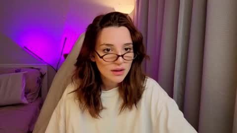 Snapshot of lunatale chatting on 10/30/25, 10:10 Kate online show from 10/30/25, 10:10