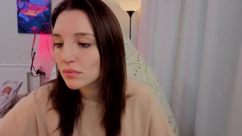 Snapshot of lunatale chatting on 11/17/25, 11:38 Kate online show from 11/17/25, 11:38