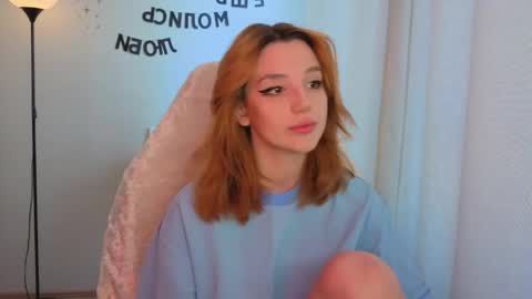 Snapshot of lunatale chatting on 05/06/26, 09:58 Kate online show from 05/06/26, 09:58
