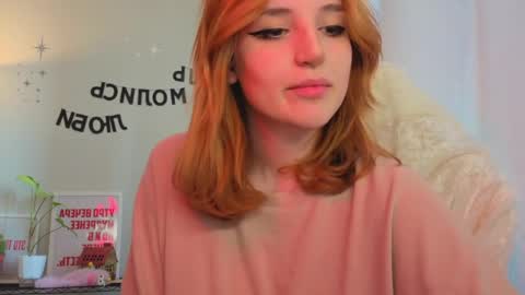 Snapshot of lunatale chatting on 05/11/26, 02:56 Kate online show from 05/11/26, 02:56