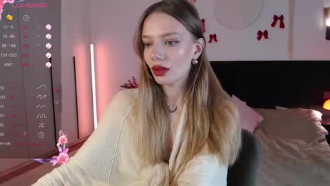 LunaticaBae online show from 01/18/26, 02:26