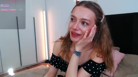 LunaticaBae online show from 05/04/26, 01:56