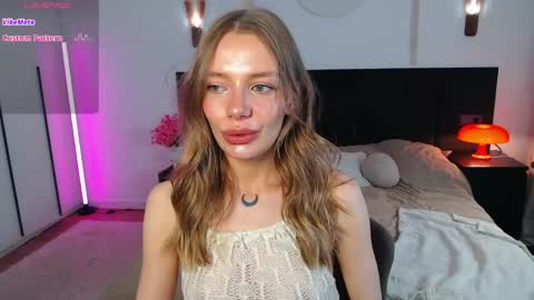LunaticaBae online show from 05/10/26, 04:06