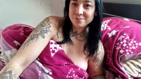 Snapshot of lunaticminx chatting on 01/07/25, 11:58 Luna powered by bitch dust online show from 01/07/25, 11:58