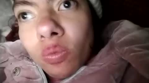 Snapshot of lunatraviesa28 chatting on 04/03/26, 08:29 lunatraviesa28 online show from 04/03/26, 08:29