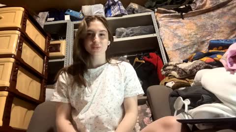 Snapshot of lunavellex chatting on 04/03/26, 03:43 Mia online show from 04/03/26, 03:43