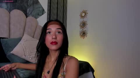 Snapshot of lunavelour_ chatting on 03/23/26, 11:03 Luna online show from 03/23/26, 11:03
