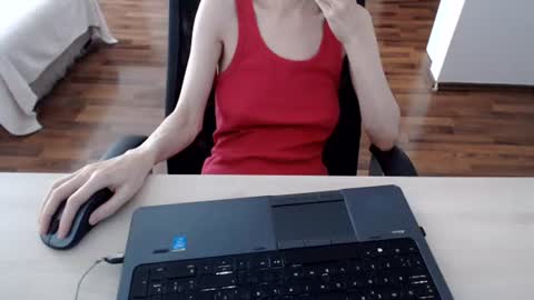 lunavibe_ online show from 06/21/26, 11:46