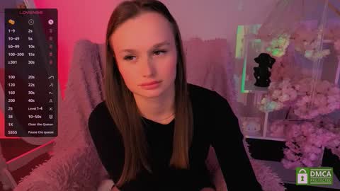 Snapshot of lunavibee chatting on 09/26/25, 01:59 Luna online show from 09/26/25, 01:59