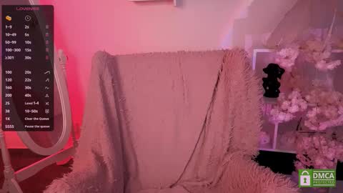 Snapshot of lunavibee chatting on 09/28/25, 08:03 Luna online show from 09/28/25, 08:03