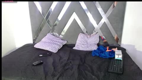 Luna online show from 03/06/25, 04:38