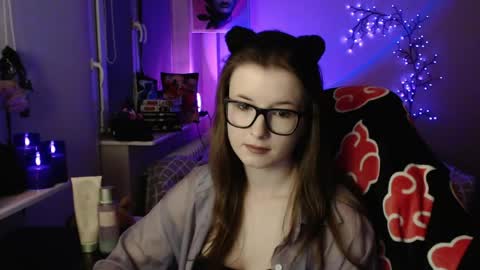 LunaXcherry online show from 04/30/26, 06:47