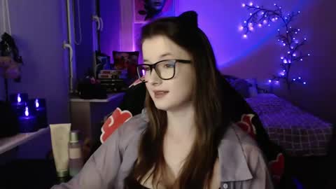 LunaXcherry online show from 04/30/26, 08:57