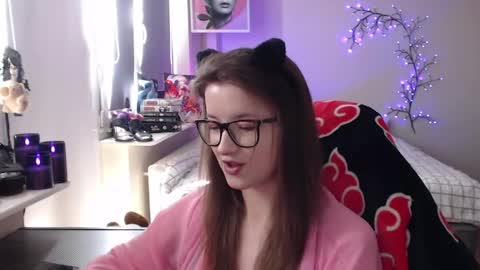 LunaXcherry online show from 05/01/26, 09:03