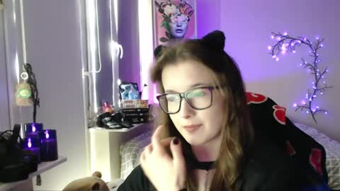 LunaXcherry online show from 05/09/26, 11:04