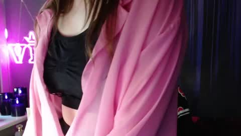 Snapshot of lunaxcherry chatting on 06/17/26, 06:20 LunaXcherry online show from 06/17/26, 06:20