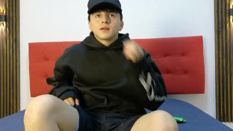 Snapshot of lunaydream chatting on 04/28/26, 11:15 lunaydream online show from 04/28/26, 11:15