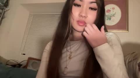 Snapshot of lunazone chatting on 01/12/25, 03:28 Lunadreams online show from 01/12/25, 03:28