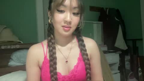 Snapshot of lunazone chatting on 01/31/25, 08:01 Lunadreams online show from 01/31/25, 08:01