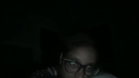 Snapshot of lunchboxgirl chatting on 04/19/26, 02:11 lunchboxgirl online show from 04/19/26, 02:11