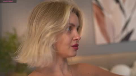 Snapshot of lunea_evienne_ chatting on 05/26/26, 08:10 Evi online show from 05/26/26, 08:10