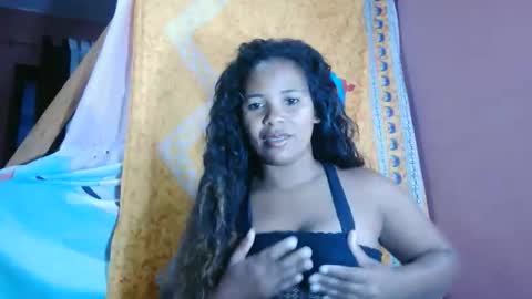 luniah online show from 05/01/26, 02:54