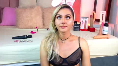 lunitadiva online show from 01/19/26, 03:49