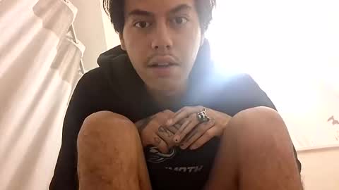 Snapshot of lunn10mcl chatting on 11/13/25, 02:38 lunn10mcl online show from 11/13/25, 02:38