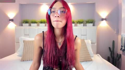 L U N N A online show from 12/16/25, 04:39