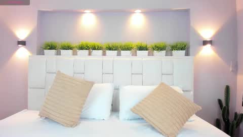 L U N N A online show from 12/18/25, 04:18