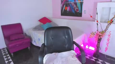 LunoxLili online show from 12/04/24, 06:06