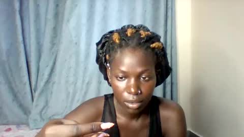 luo_queen online show from 09/13/25, 12:38