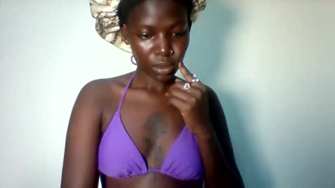 Snapshot of luo_queen chatting on 04/15/26, 02:51 luo_queen online show from 04/15/26, 02:51