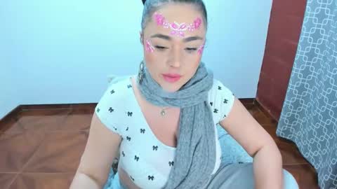 Snapshot of luscious86 chatting on 03/30/26, 05:25 PAULINA online show from 03/30/26, 05:25
