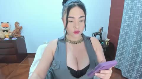 Snapshot of luscious86 chatting on 04/13/26, 08:03 PAULINA online show from 04/13/26, 08:03
