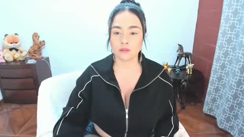 Snapshot of luscious86 chatting on 04/15/26, 08:20 PAULINA online show from 04/15/26, 08:20