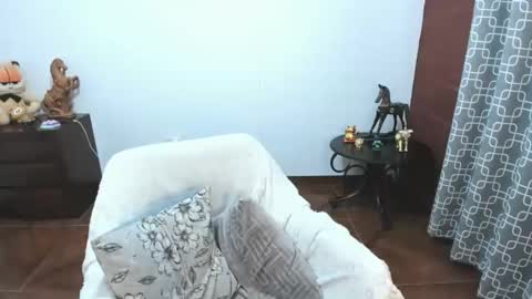 Snapshot of luscious86 chatting on 04/17/26, 06:44 PAULINA online show from 04/17/26, 06:44